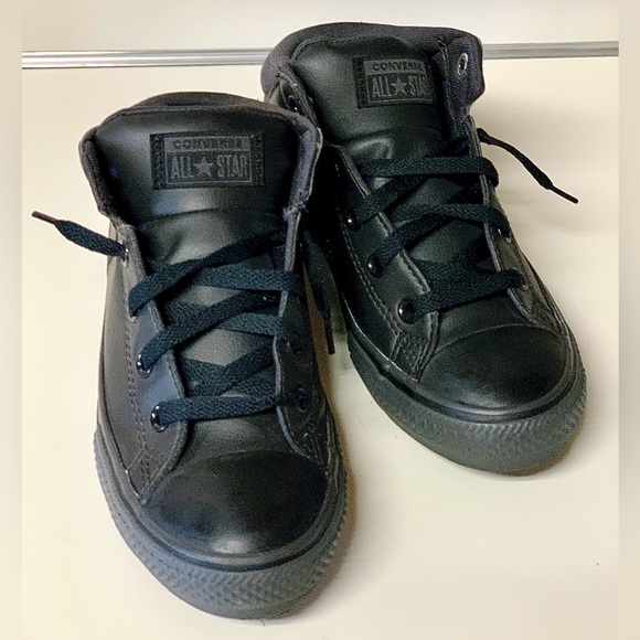 Junior 4 EU 36 Converse Chuck Taylor Blacked Out Leather Mid Height Shoes - Picture 1 of 16